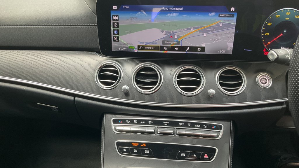 MERCEDES BENZ E300DE