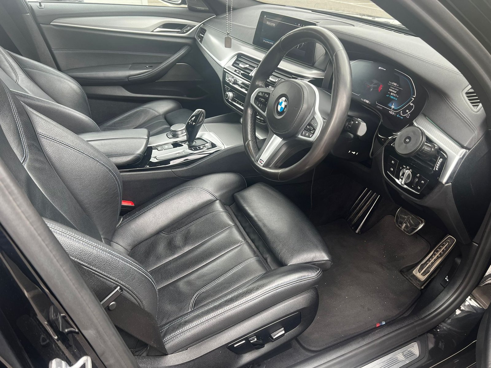 BMW 530E M SPORT