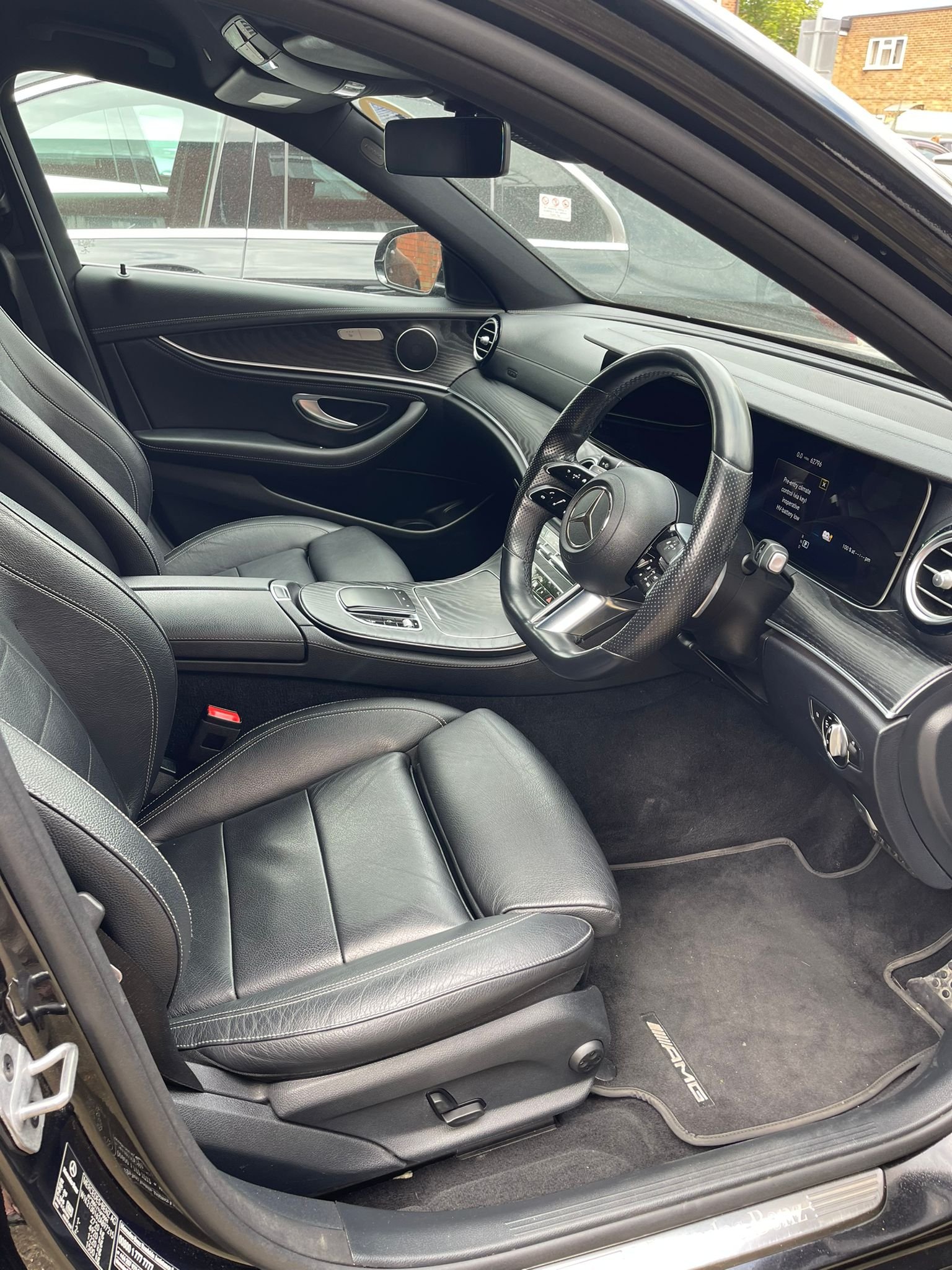 MERCEDES BENZ E300DE